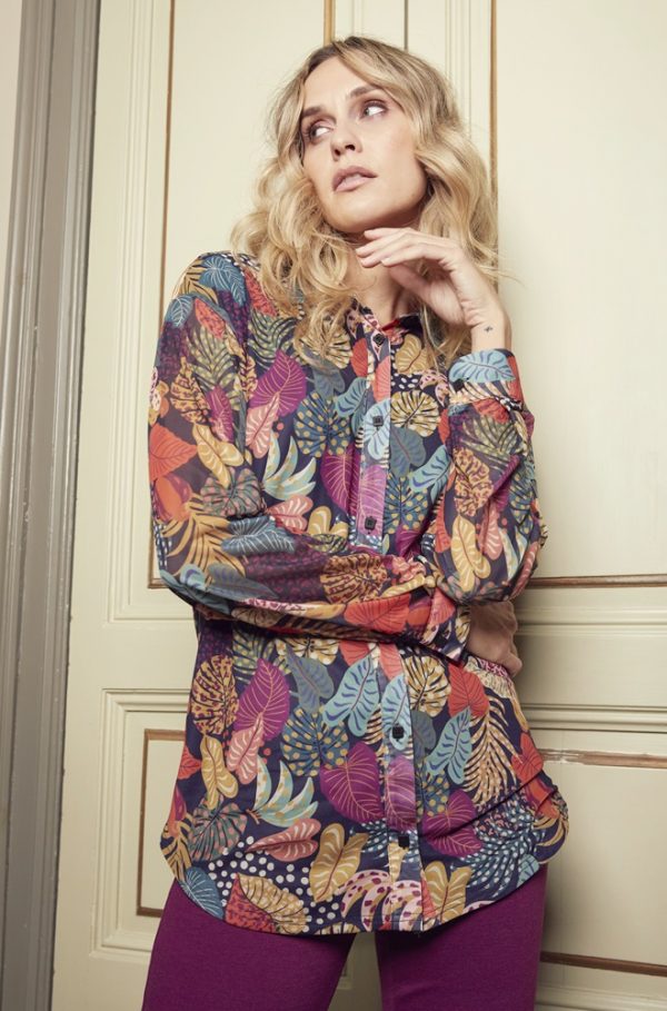 Camisa Aibell hojas multicolor Lylu Wear vista frontal