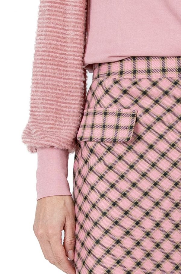 Mangas en tejido con pelito de la Camiseta Toyo Lylu Wear en color rosa pastel