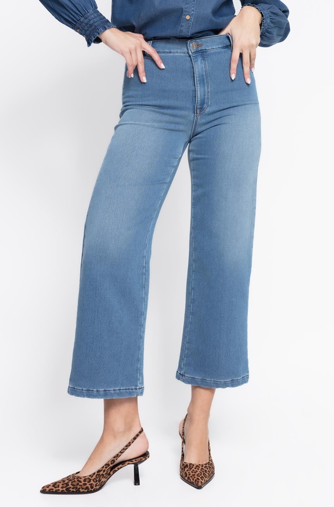 Pantalón vaquero Úrsula recto tiro alto azul claro — vista frontal