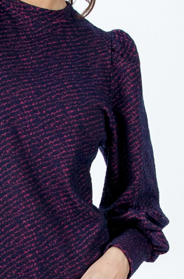 Camiseta Circe de Lylu Wear – estilo y textura