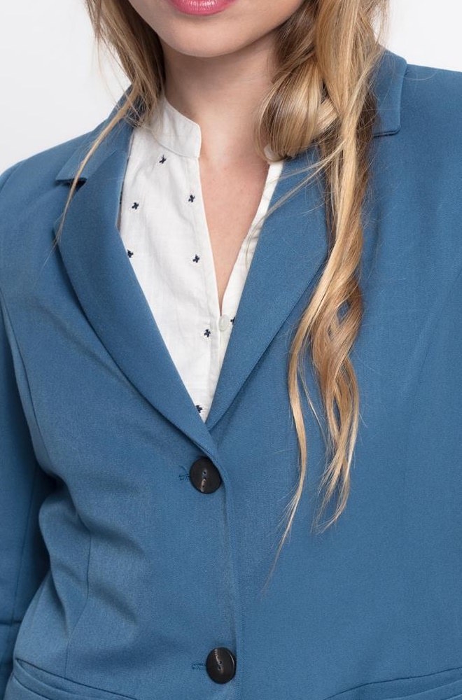 detalle cuello blazer Génesis CMS Love