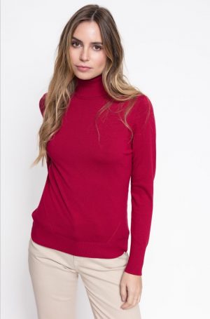 Jersey cuello cisne burdeos.