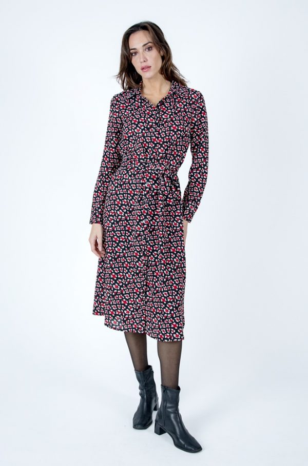 vestido Ganga de Lylu Wear estampado floral negro blanco rojo