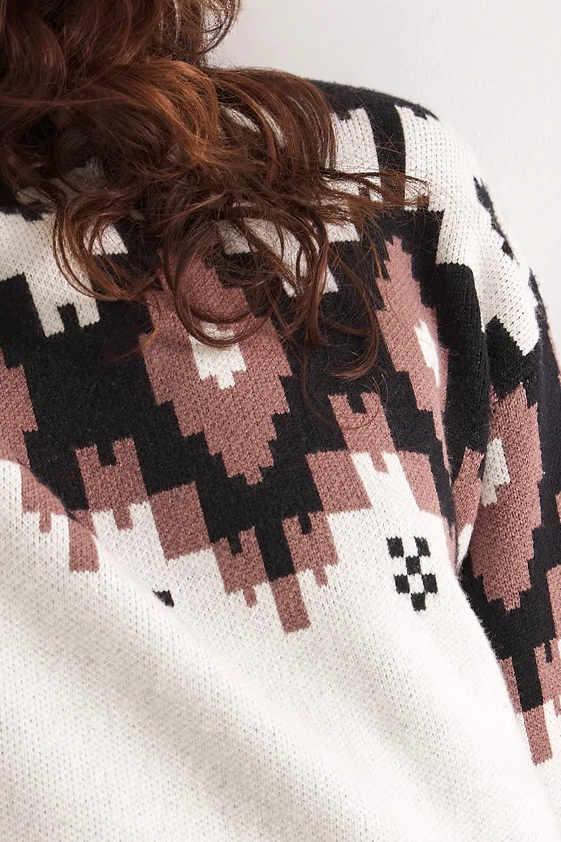 detalle greca geométrica jersey blanco mujer Lylu Benavente