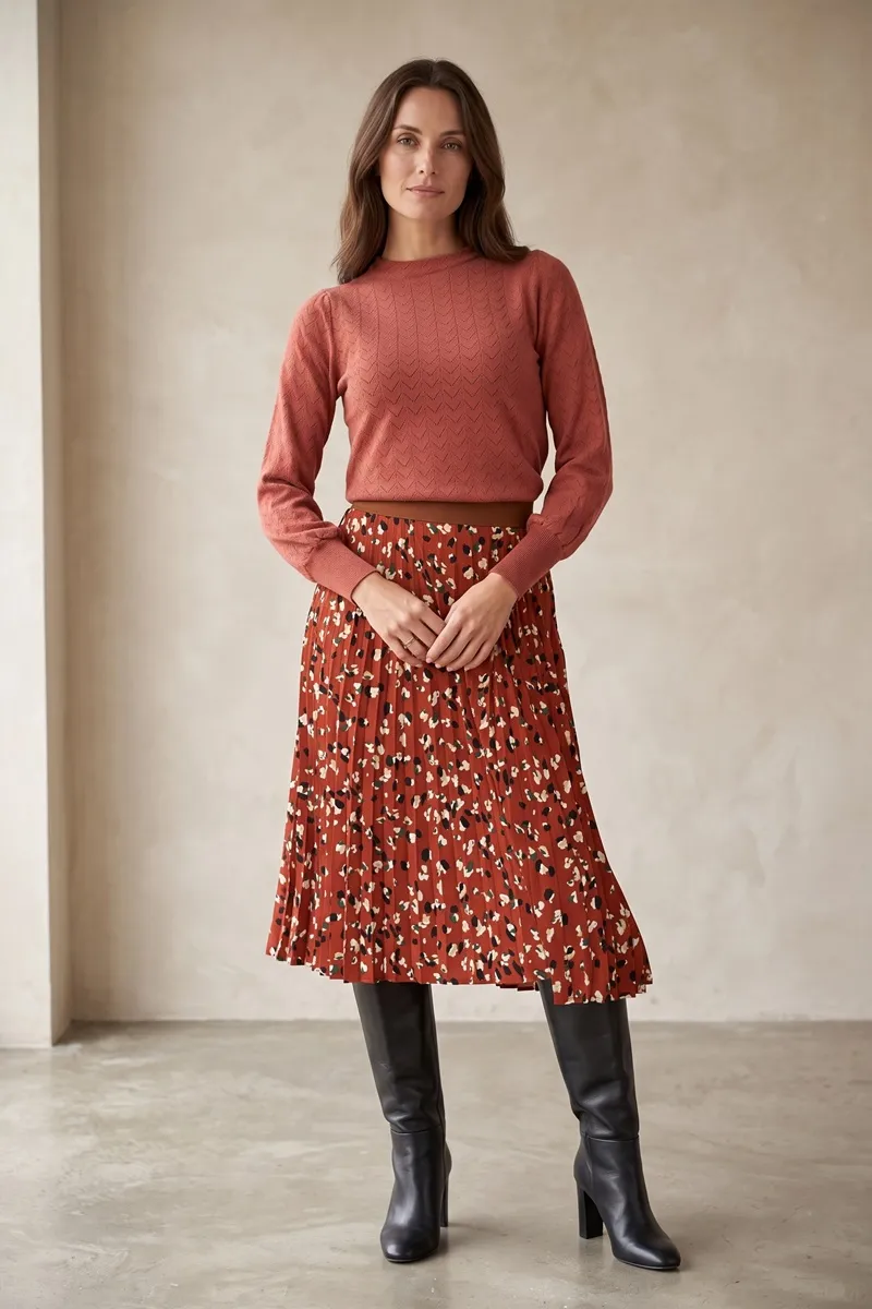 look jersey terracota mujer Lylu Pinto falda Salamanca