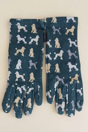 Guantes de mujer Cani Attaversiamo verdes con estampado de caniches en gris, blanco y crema, vista frontal.